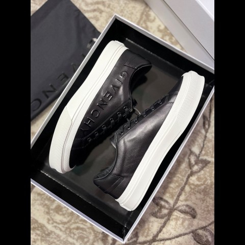 givench* 스니커즈