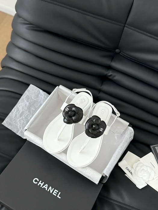 chan*l 까멜리아 샌들